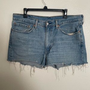 514 LEVI ‘s jean distressed shorts 
W36 L30